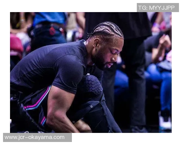 脏辫头足球明星的崛起与影响力解析：从街头到绿茵场的传奇之路