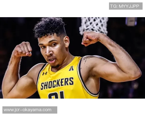 从街头小子到绿茵场传奇足球明星的奋斗与荣耀之路